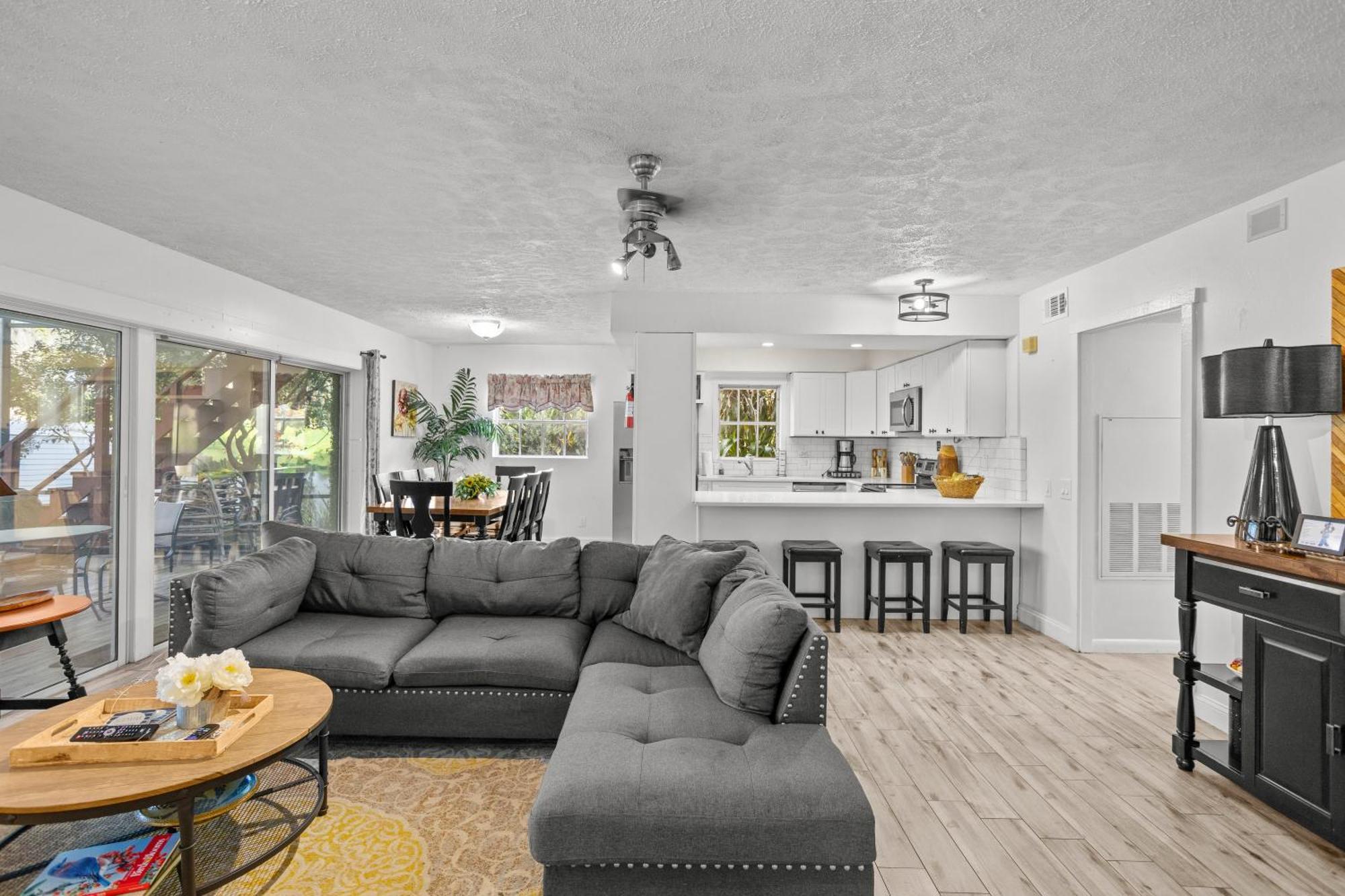 Spacious Lakefront House With Pool, Hottub, & Boating Orlando Exterior photo
